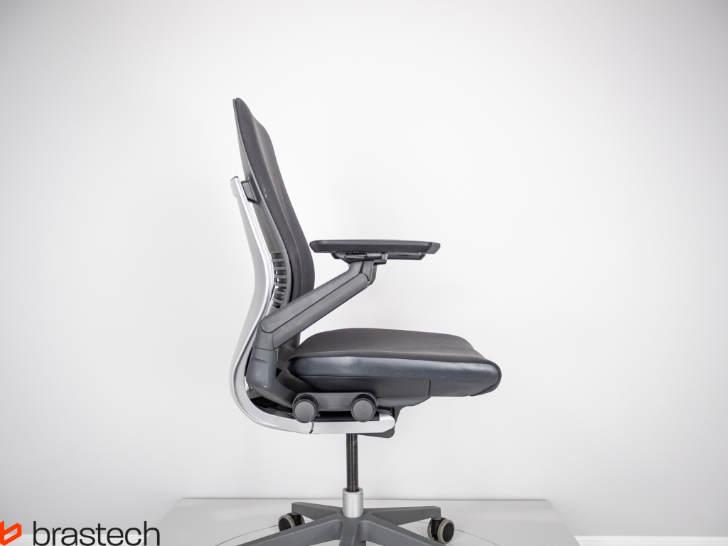 Fotel Steelcase Gesture z boku