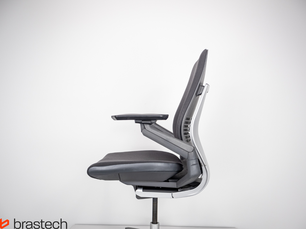 Fotel Steelcase Gesture z boku