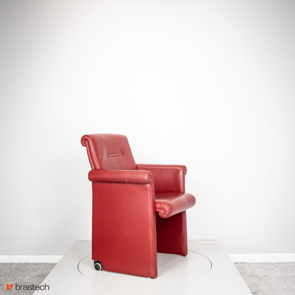 Fotel designerski Poltrona Frau R&D