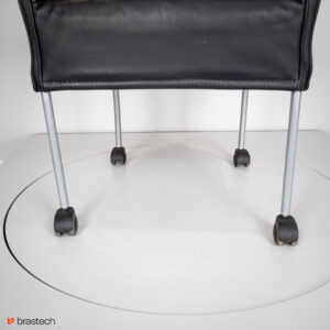 Fotel designerski skórzany na kółkach