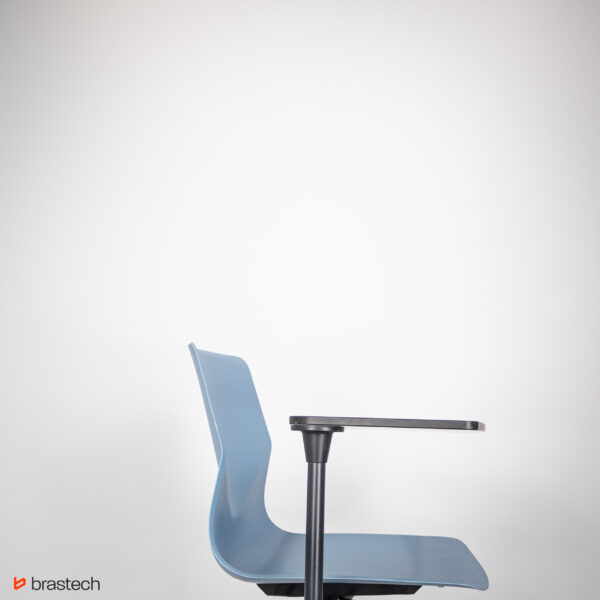 Krzesło biurowe ze stolikiem