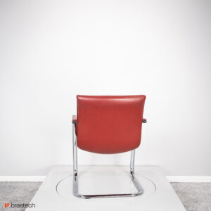 Krzesło biurowe skórzane czerwone