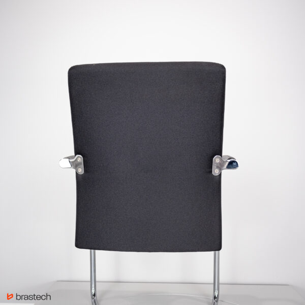 Krzesło biurowe czarne na płozach