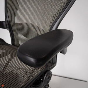 Fotel biurowy Herman Miller Aeron Classic B