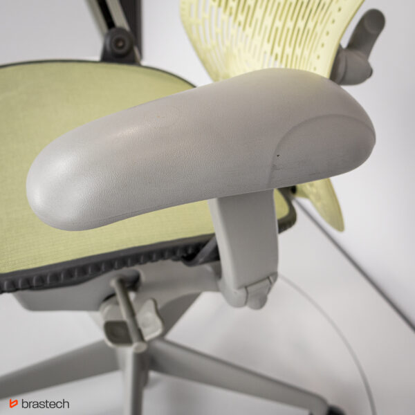 Fotel biurowy Herman Miller Mirra