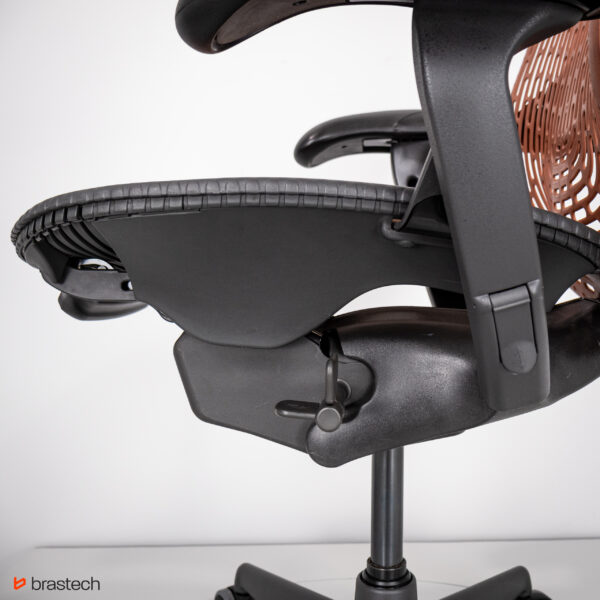 Fotel biurowy Herman Miller Mirra