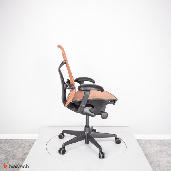 Fotel biurowy Herman Miller Mirra