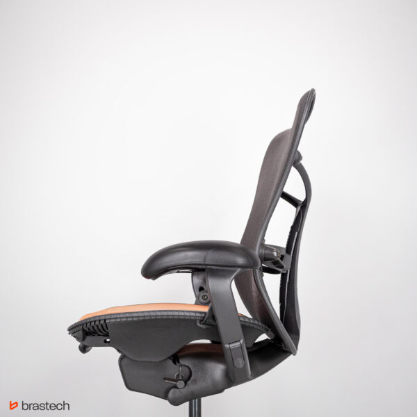 Fotel biurowy Herman Miller Mirra