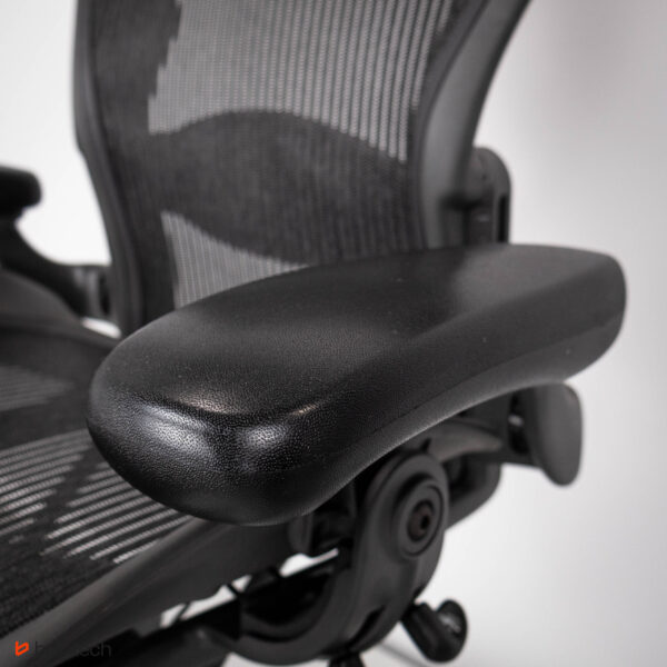 Fotel biurowy Herman Miller Aeron Classic B