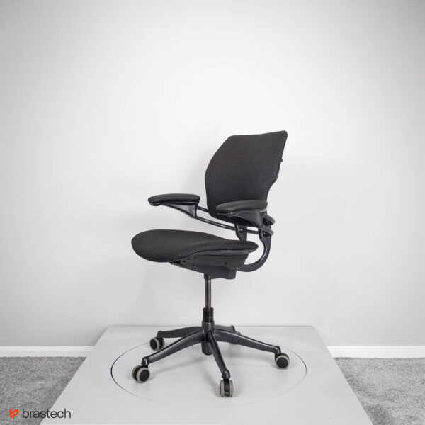 Fotel biurowy Humanscale Freedom