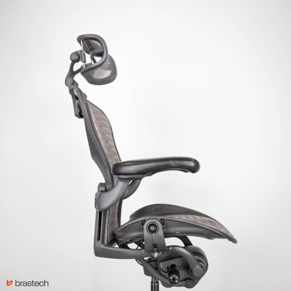 Fotel biurowy Herman Miller Aeron Classic B