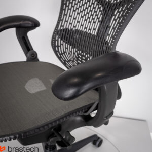 Fotel biurowy Herman Miller Mirra