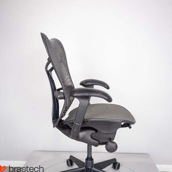 Fotel biurowy Herman Miller Mirra