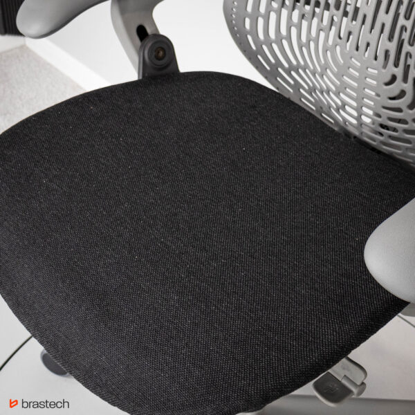 Fotel biurowy Herman Miller Mirra