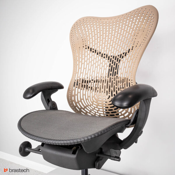 Fotel biurowy Herman Miller Mirra