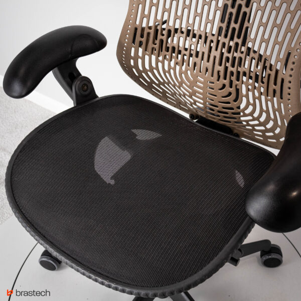 Fotel biurowy Herman Miller Mirra