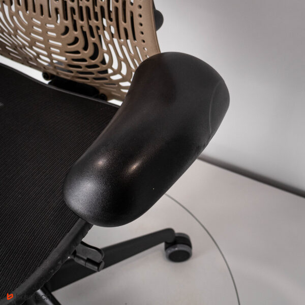 Fotel biurowy Herman Miller Mirra