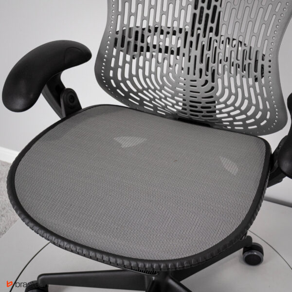 Fotel biurowy Herman Miller Mirra