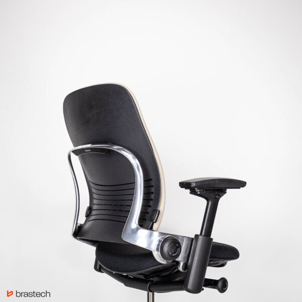 Fotel biurowy Steelcase Leap V1