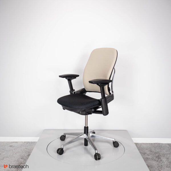 Fotel biurowy Steelcase Leap V1