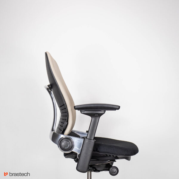 Fotel biurowy Steelcase Leap V1