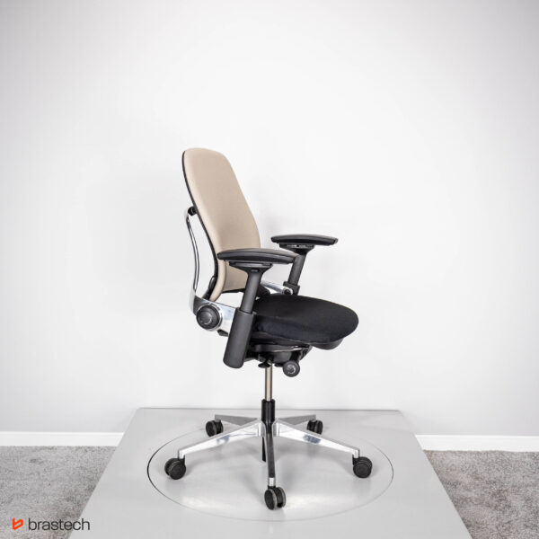 Fotel biurowy Steelcase Leap V1