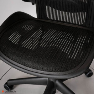 Fotel biurowy Herman Miller Aeron Classic B