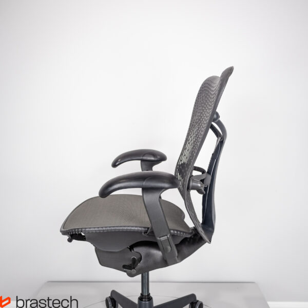 Fotel biurowy Herman Miller Mirra