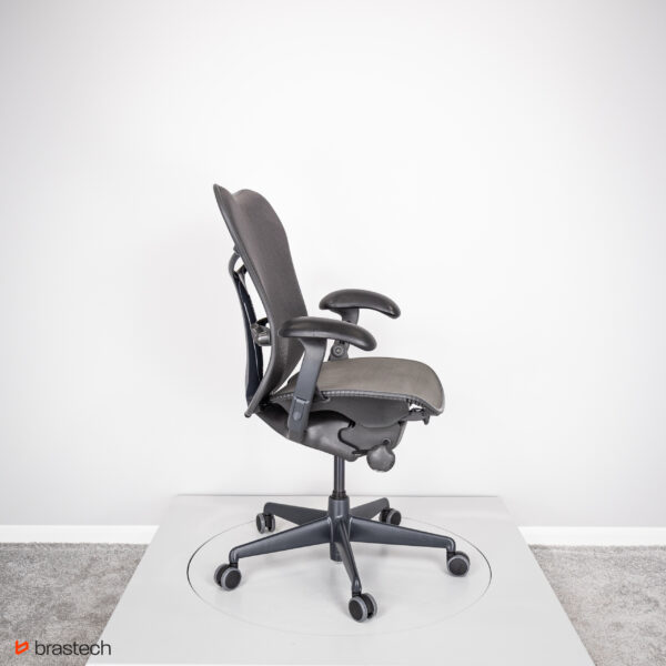 Fotel biurowy Herman Miller Mirra