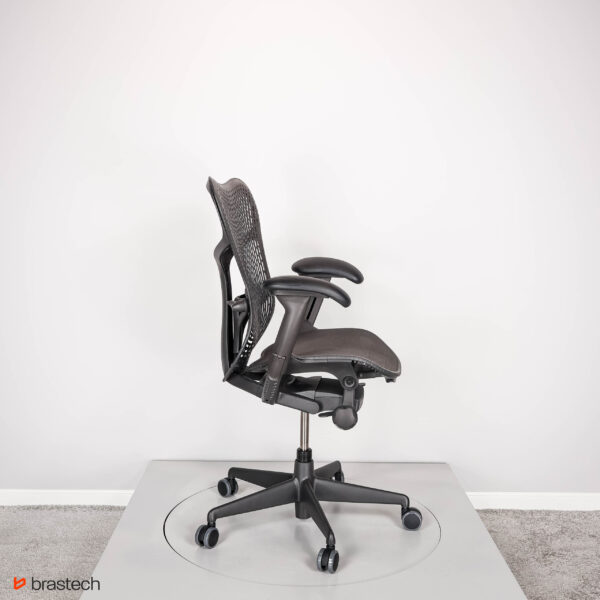 Fotel biurowy Herman Miller Mirra 2