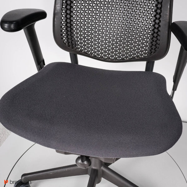 Fotel biurowy Herman Miller Celle