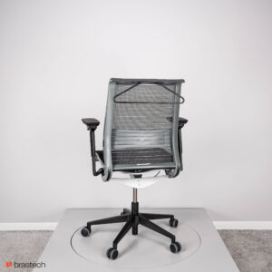 Fotel biurowy Steelcase Think