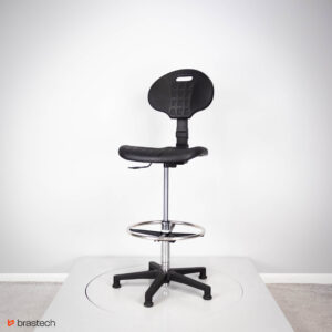 Krzesło warsztatowe na stopkach